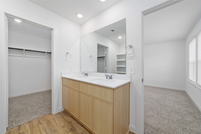 Building Photo - 3530 Blue Mockingbird St