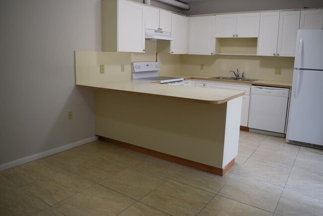 Building Photo - 5945 SE Windsong Ln