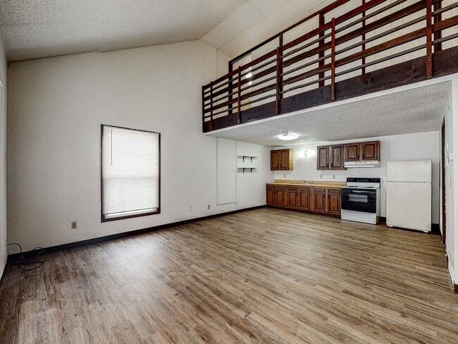 Building Photo - 2317/2319 Knapp Street Ames IA 50014