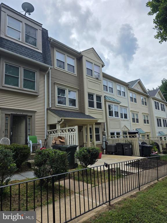 Building Photo - 12119 Salemtown Dr