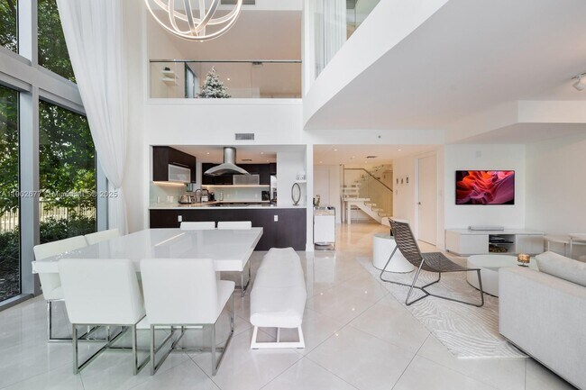 Building Photo - 7928 East Dr