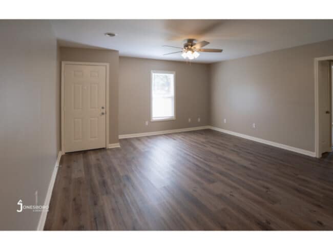 Building Photo - Craighills - Remodeled