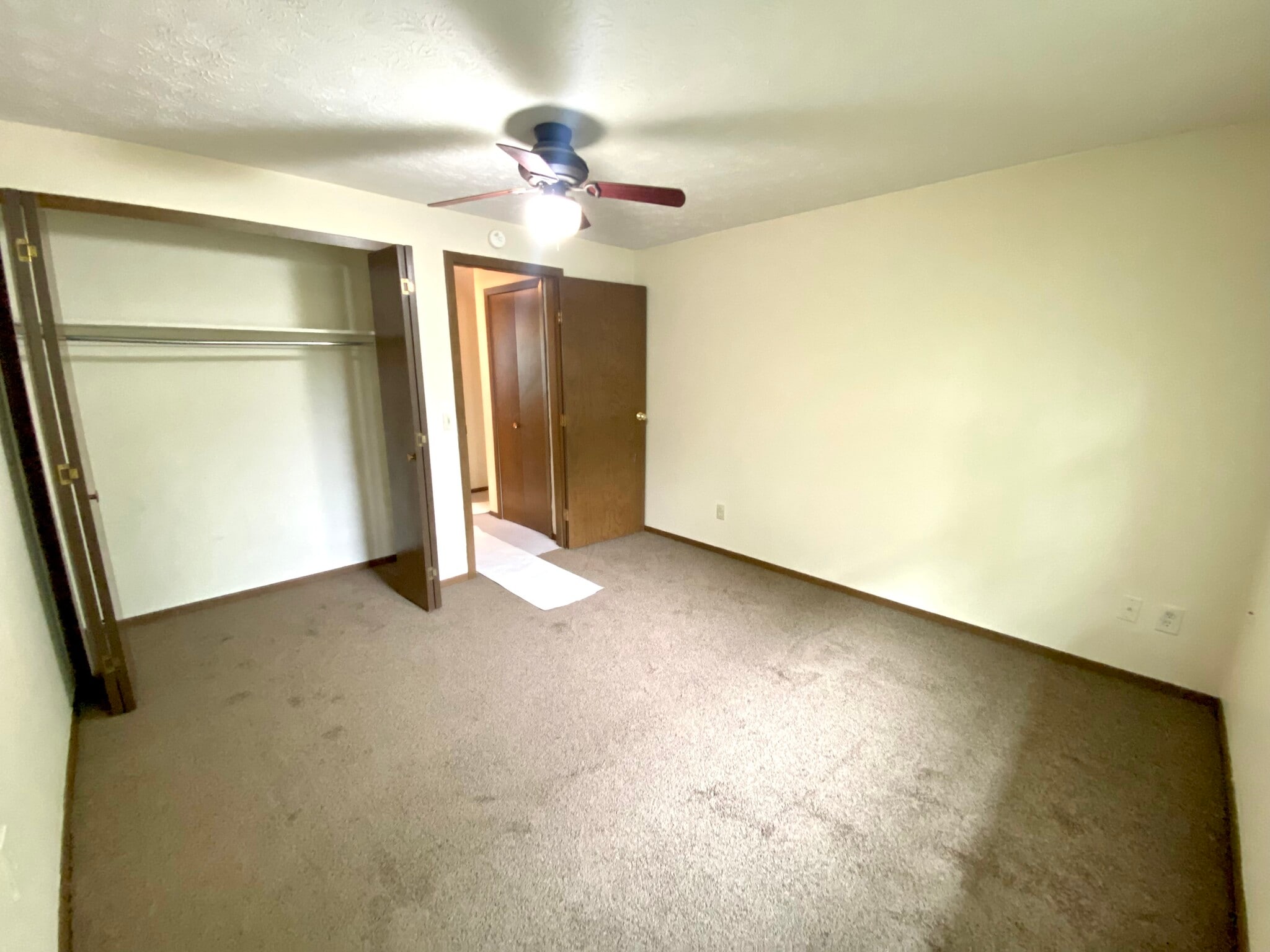 Building Photo - 1827 Thackeray Ave NW