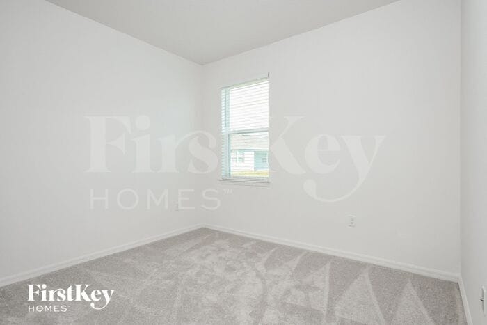 Building Photo - 1242 Ponca Rd