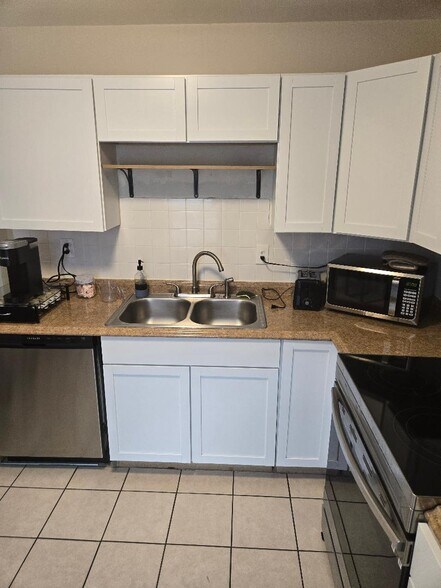 Building Photo - 55 Rockland Ave