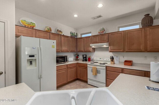 Building Photo - 15027 W Home Run Dr