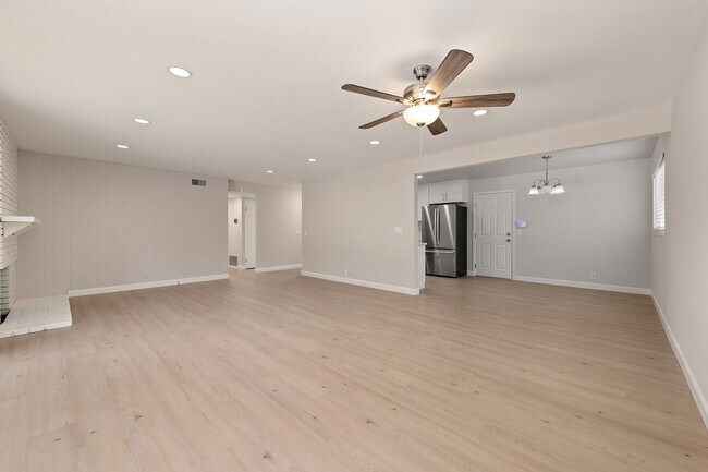 Building Photo - Remodeled 3BD/2BA Home with Award Winning Schools!