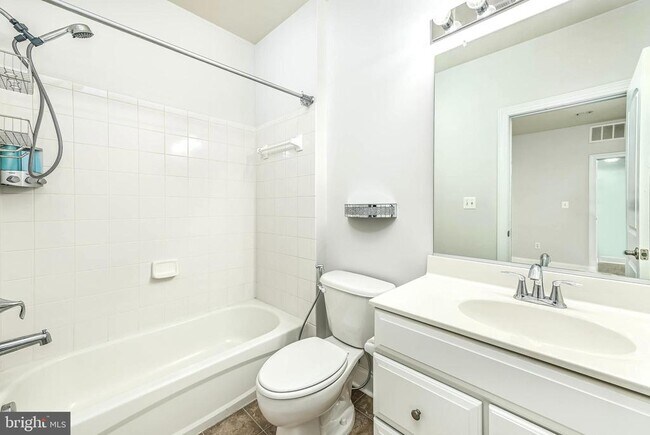 Building Photo - 15158 Kentshire Dr