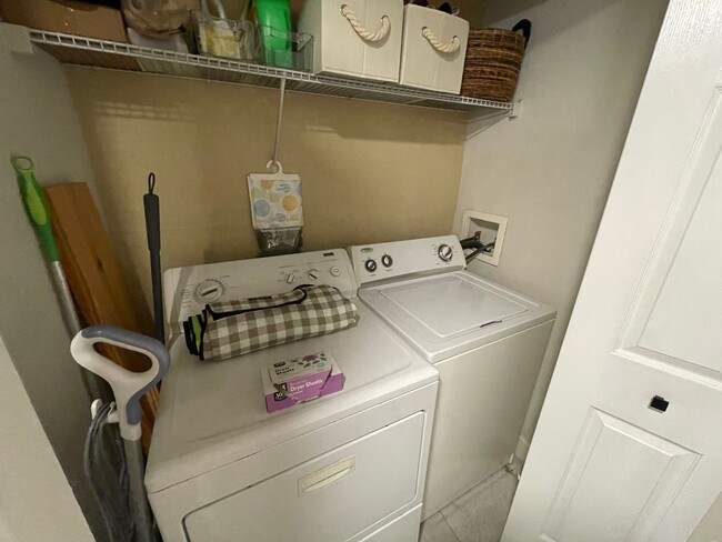 Building Photo - 6th Floor 1 bedroom overlooking Downtown O...