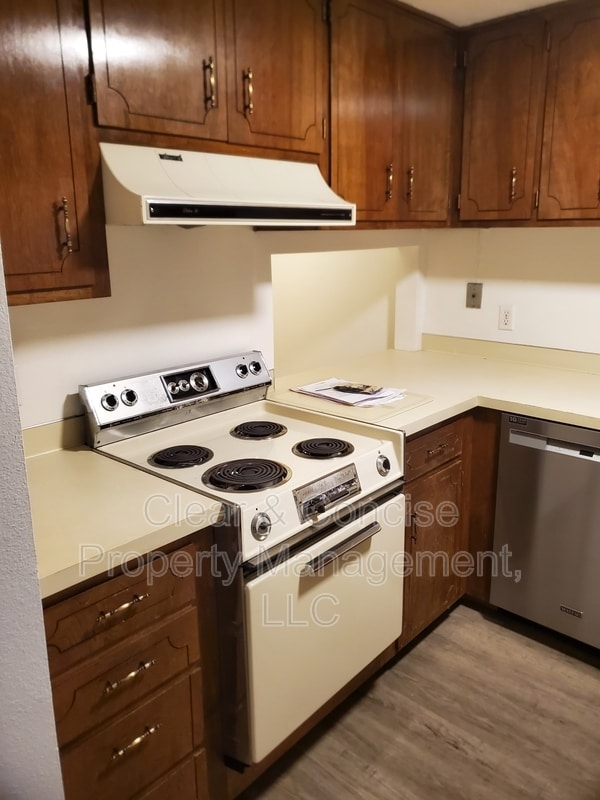 Building Photo - 2671 Woodstone Pl