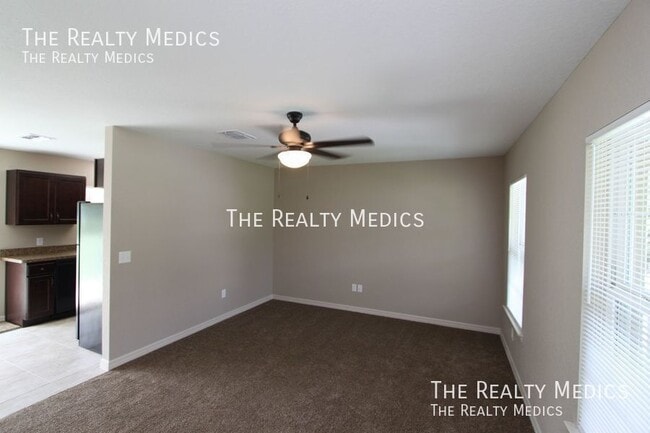 Building Photo - 15593 SW 48th Ave