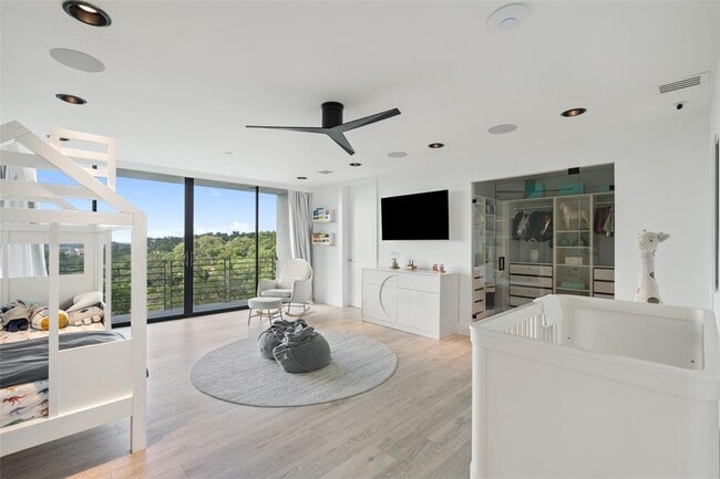 Building Photo - 1501 Ridgecrest Dr