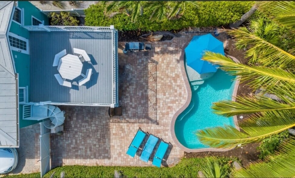 Building Photo - 100 7th St S