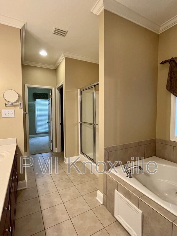 Building Photo - 4601 Ivy Rose Dr