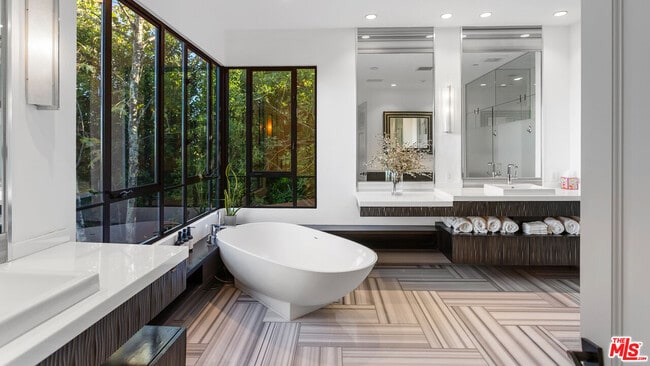 Building Photo - 7801 Hillside Ave