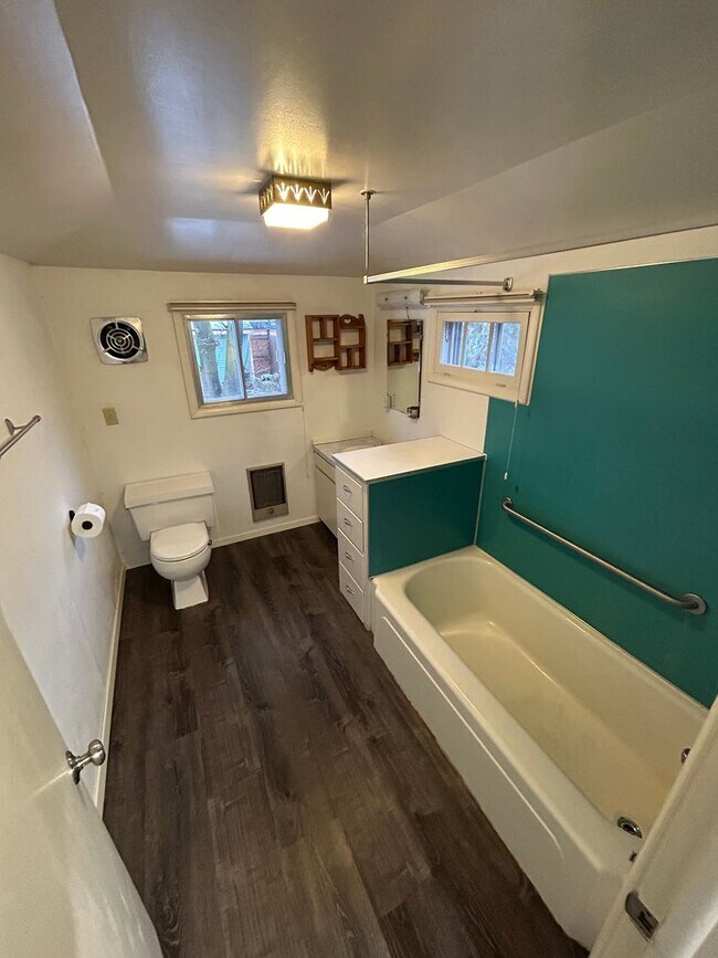 Building Photo - 4 Bedroom Home on Kalispell’s East Side – Spacious Yard & Double Garage