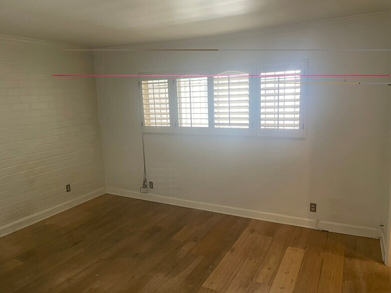 Building Photo - 7560 Hollywood Blvd