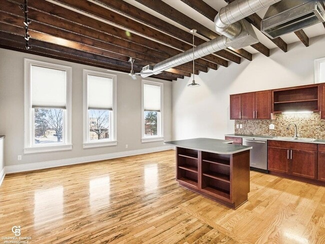 Building Photo - 804b Lapeer Ave