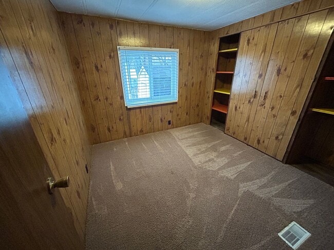 Building Photo - 123 Opal Dr