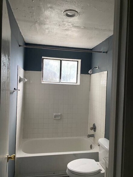 Building Photo - 1863 Nekoma Ct