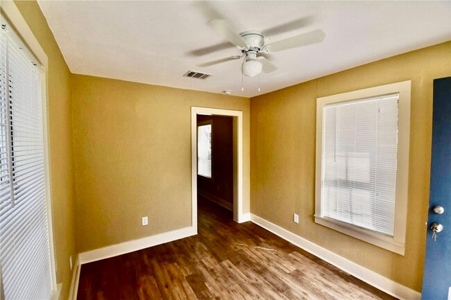 Building Photo - 321 E 35th St