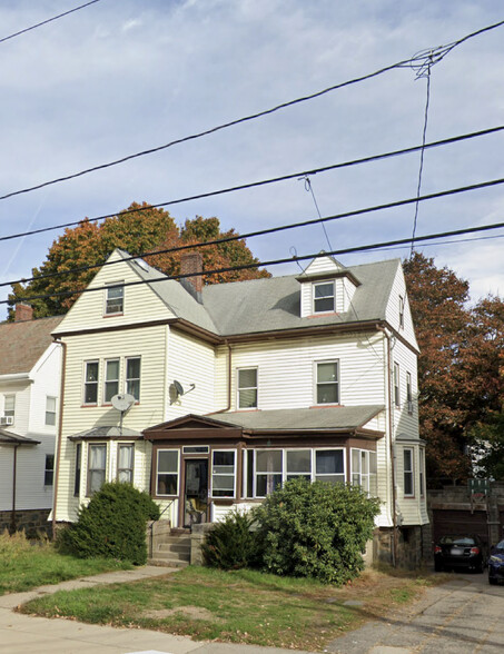 Building Photo - 136 Brooks St