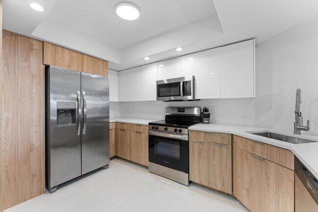 Building Photo - 2425 Presidential Way
