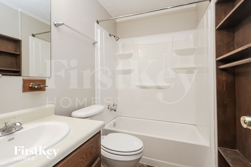 Building Photo - 5411 Padre Ln