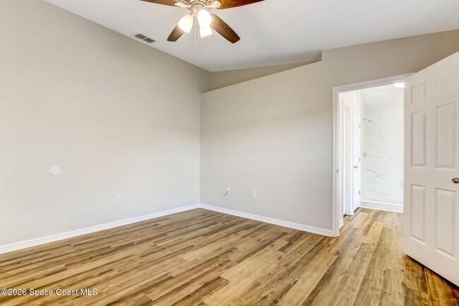 Building Photo - 3254 Burdock Ave