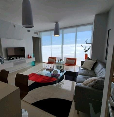 Building Photo - 2020 N Bayshore Dr