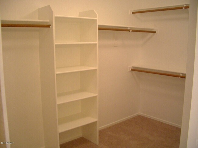 Building Photo - 454 E Baylor Ln