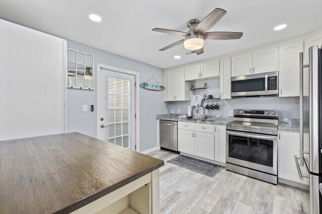 Building Photo - 430 Yaupon Ave