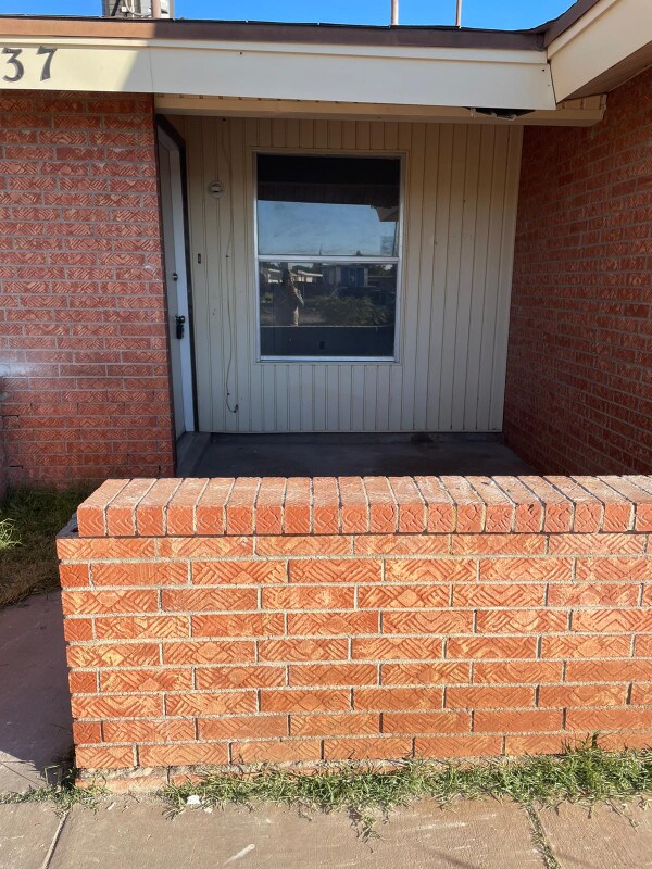 Building Photo - 5937 Sinclair St