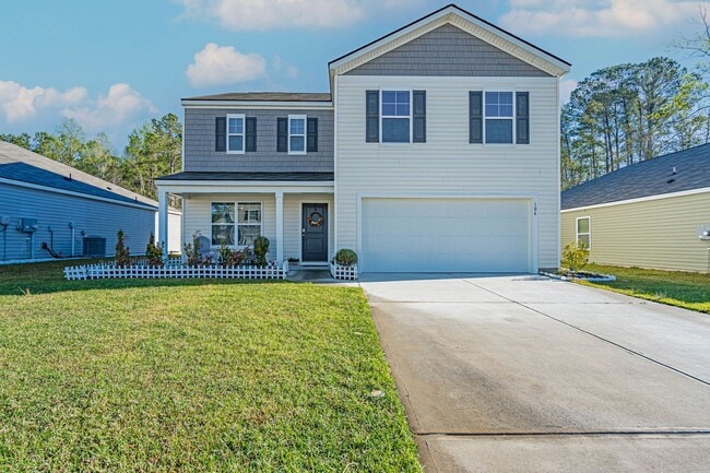 Primary Photo - Spacious 4 bed, 2.5 bath Home with Neighbo...