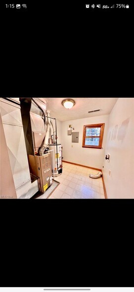 Building Photo - 2919 Cliftmont Ave NE
