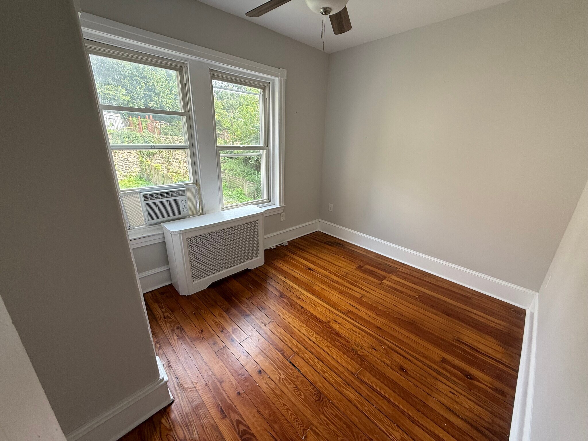 Building Photo - 5271 Ridge Ave