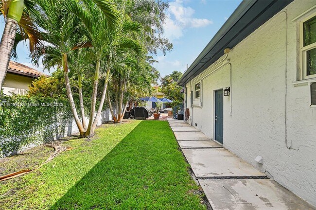 Building Photo - 5703 SW 83rd St