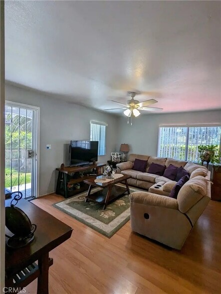 Building Photo - 2325 S Harcourt Ave