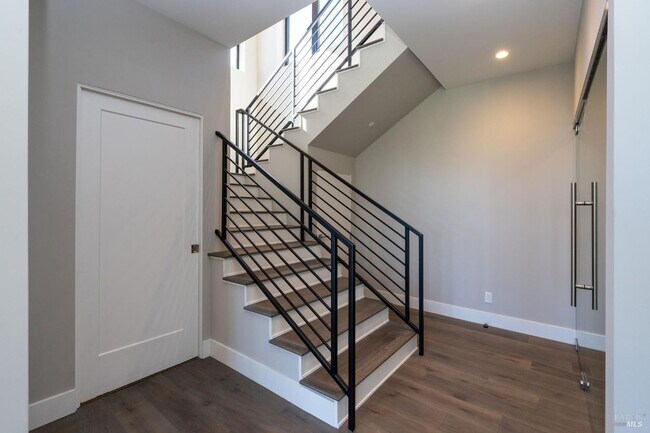 Building Photo - 3842 Horizon View Way
