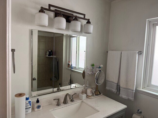 Bathroom - 1860 Deloz Ave