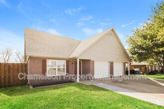 Building Photo - 3407 SW Victoria Pl