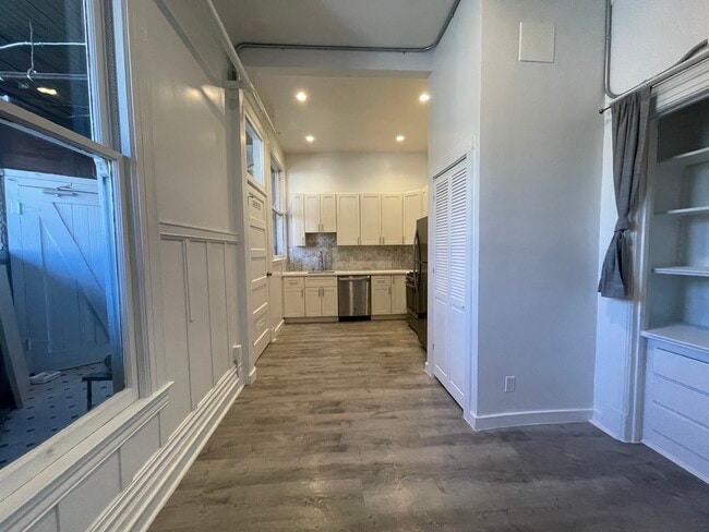 Building Photo - 1430 Stockton St