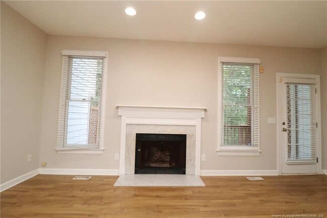 Building Photo - 114 Windward Ct
