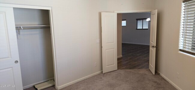 Building Photo - 701 Dylan Ct