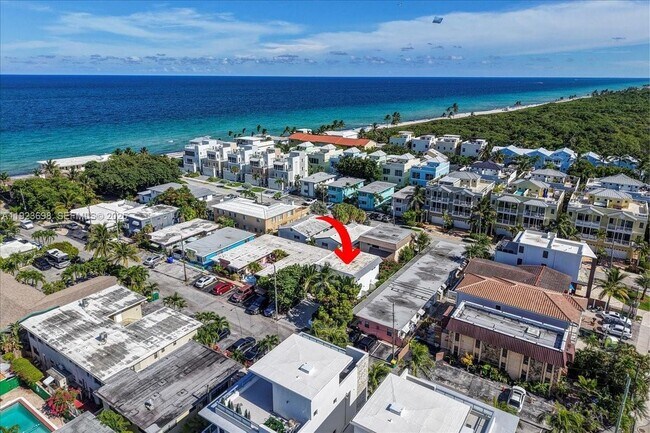 Building Photo - 348 Palm St