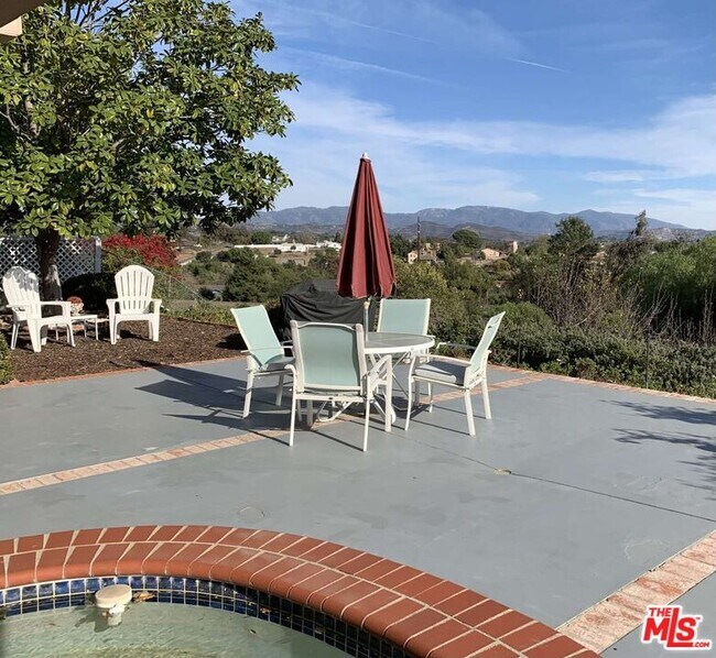 Building Photo - 1018 Ridge Heights Dr