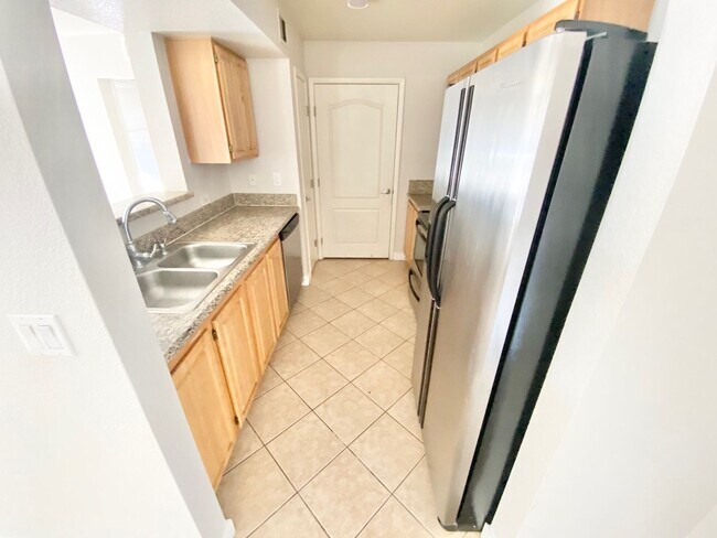 Building Photo - ADORABLE FIRST FLOOR CONDO UNIT 1 BEDROOM / BATH, LOCATED IN A GATED COMMUNITY!