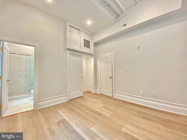 Building Photo - 1824 Chestnut St