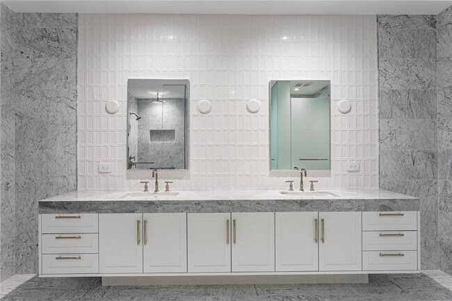 Building Photo - 3015 S Ysabella Ave