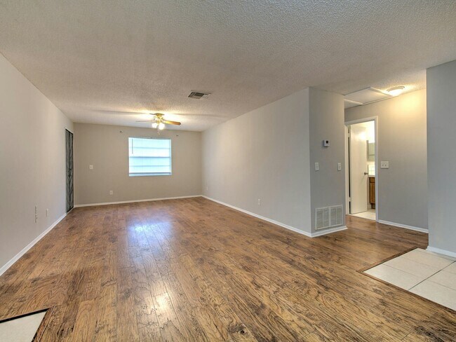 Building Photo - 230 Berry Tree Pl